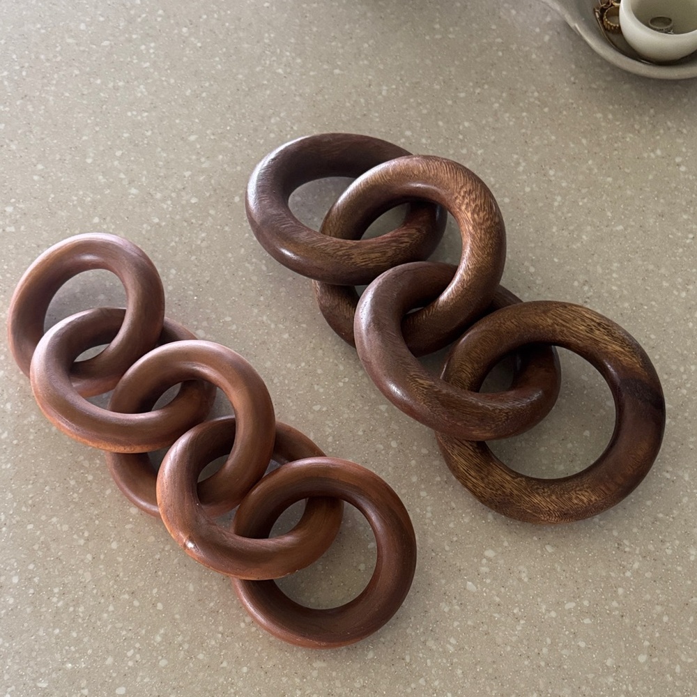 Wooden Chain Link Decor